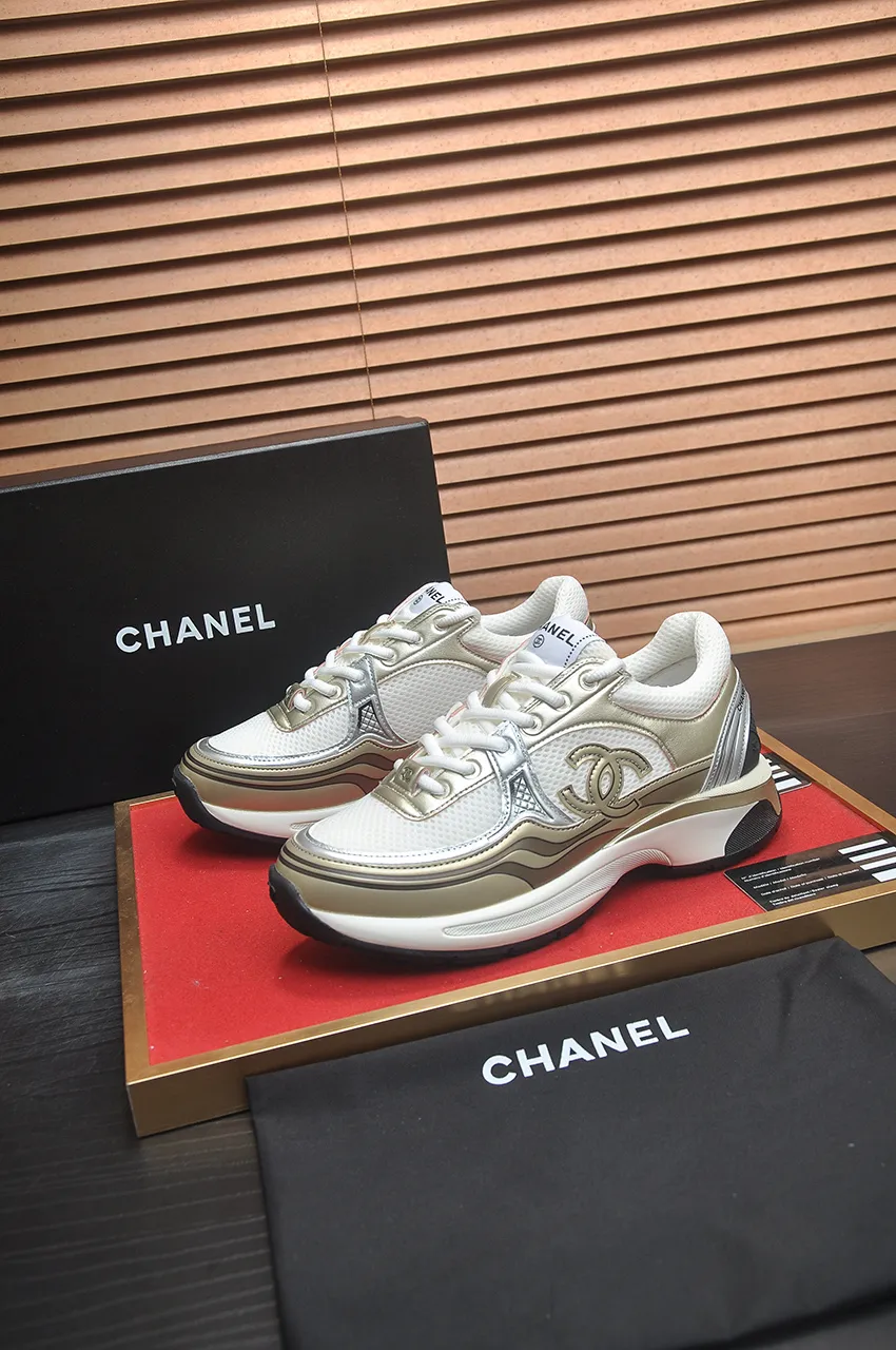 Men's shoes 💰600💶【CHANEL】(Chanel couple's model)👩‍❤️‍💋‍👨The latest all-season shoes🔥🔥The ultimate derivative model. Not only are you more fashionable on your feet, but wearing flat shoes can also lengthen your overall body shape ~ "Features" The simple upper is paired with conspicuous small fragrant cloth strips, which is fashionable and high-end. 💕💕Selected Chanel fabric for the upper, comfortable and soft fabric lining available in 5 colors 🐎Size: (women's 35-39, customized 40. Men's 38-44, customized 45)